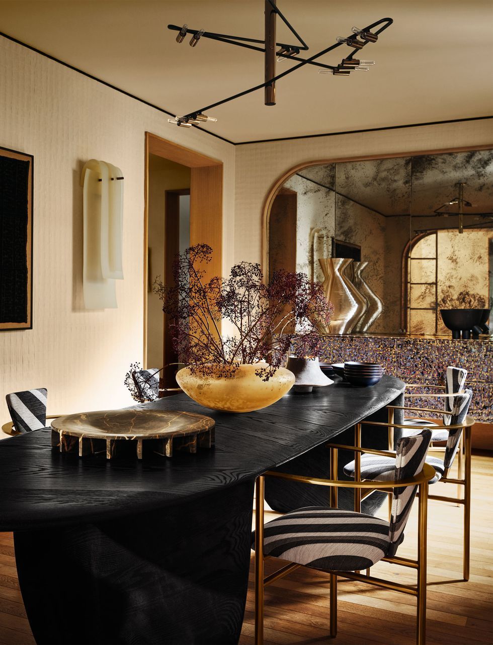Black And Gold Dining Room : Elegant Black And Gold Dining Room Design Ideas