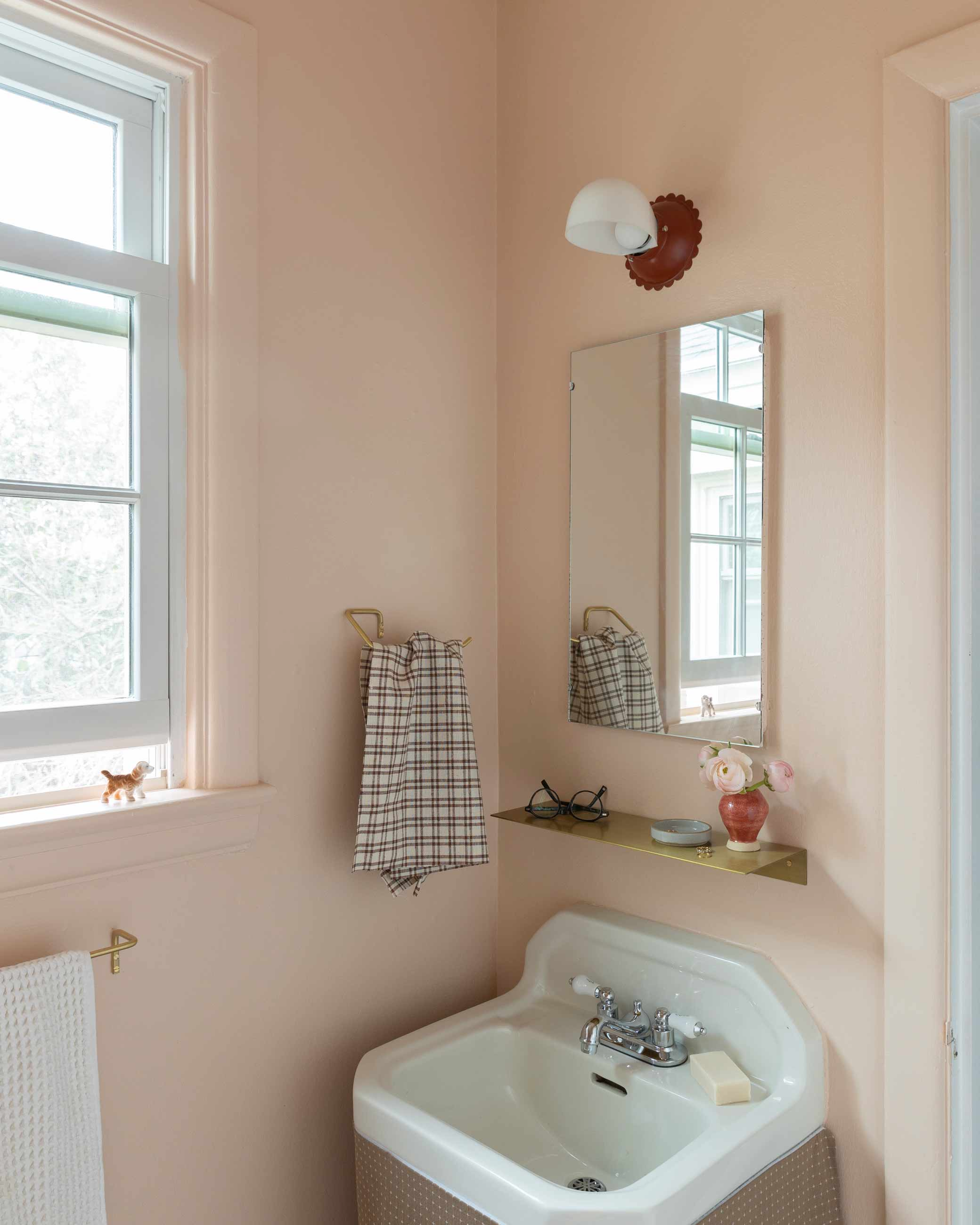 Farmhouse Bathroom Makeover Transform Your Bathroom into a Charming Farmhouse Retreat