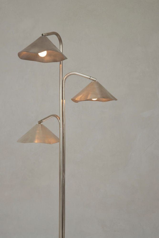 Floor Lamp To Your Home Illuminate Your Space with a Stylish and Functional Lighting Solution