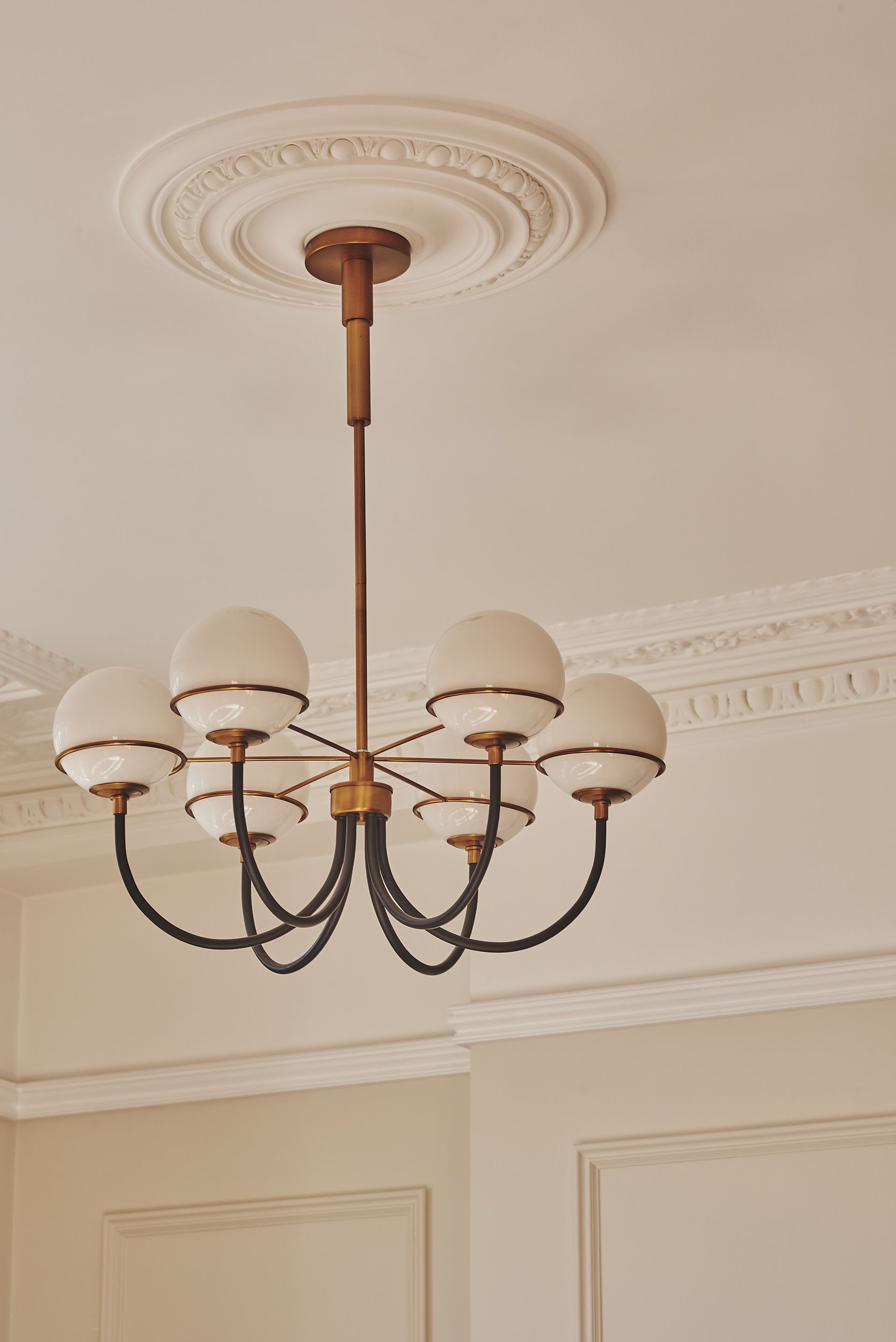 Afordable Traditional Lighting “Illuminate Your Space: Affordable Traditional Lighting Options for Every Style”