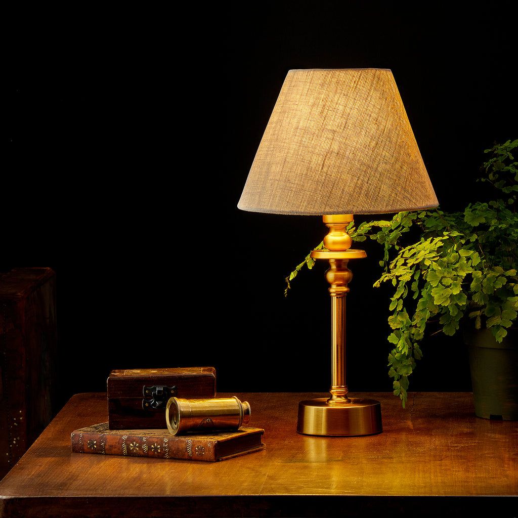 Antique Brass Table Lamp Elegant Vintage Table Lamp with Brass Finish for Classic Home Décor