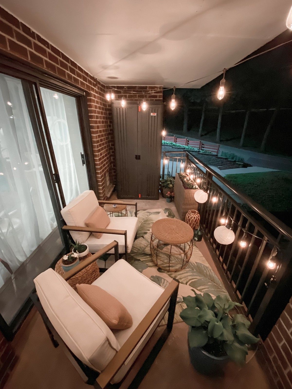 Apartment Balcony Decorating : Creative Ways to Amp Up Your Apartment Balcony Decor