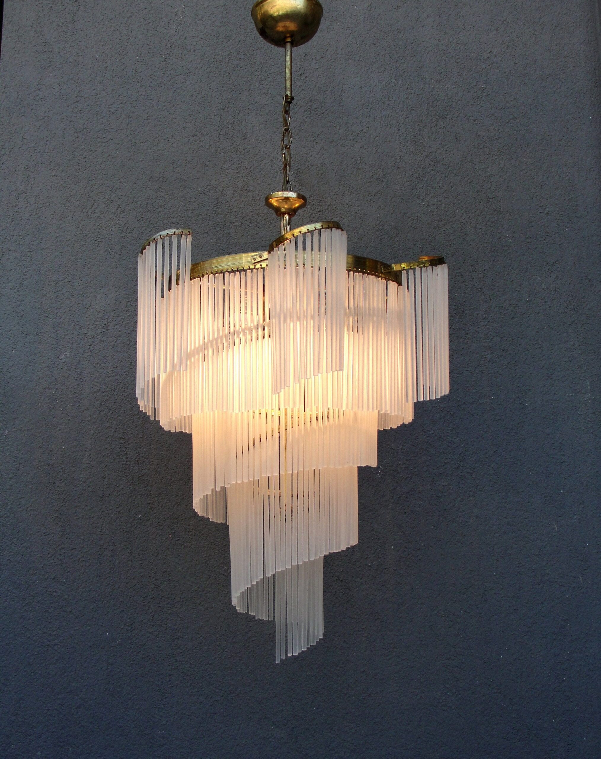 Art Deco Chandelier Elegant Lighting Fixture Perfect for Sophisticated Spaces