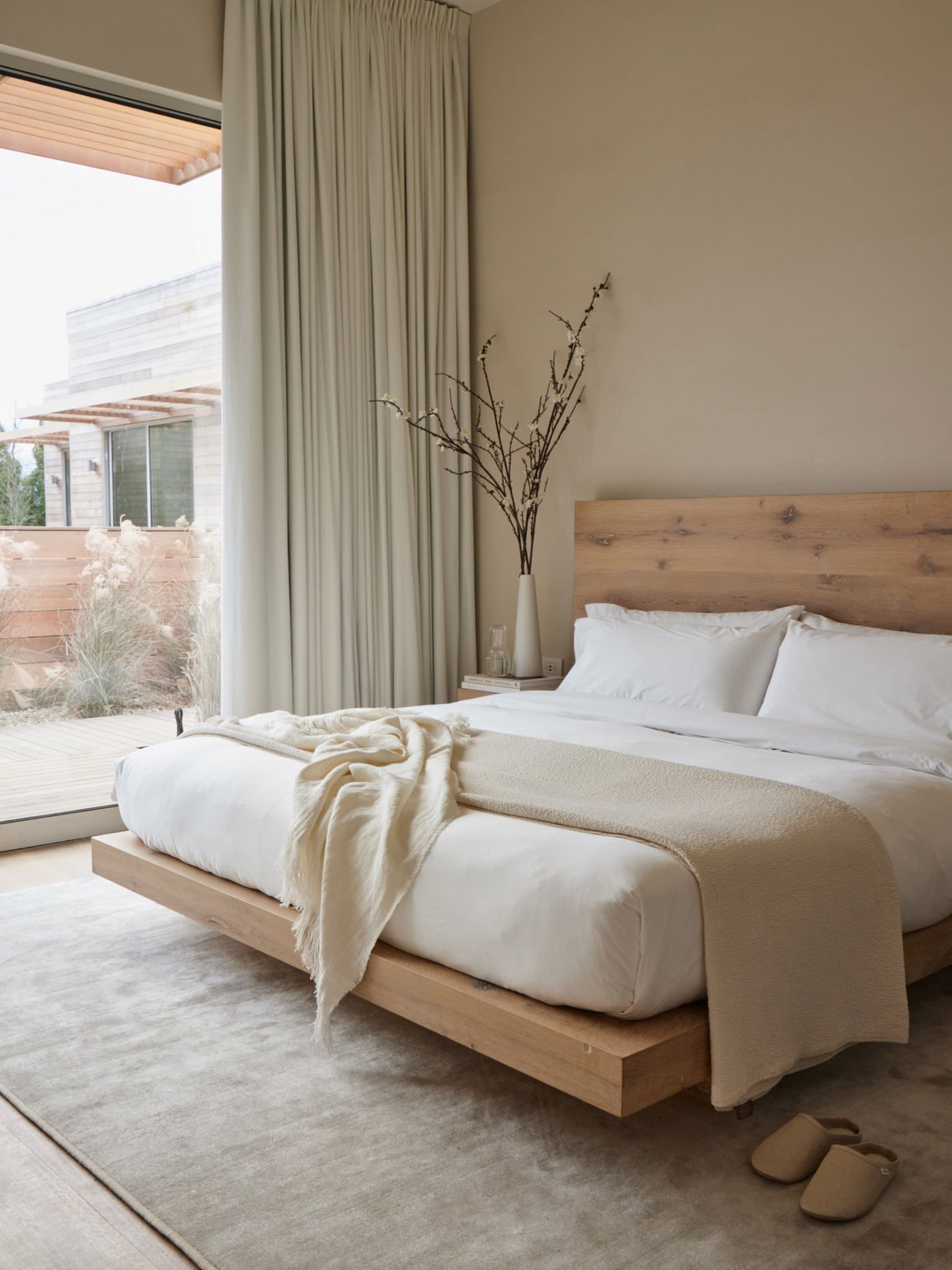 Bedroom Decor : Top Tips for Stylish Bedroom Decor That Will Transform Your Space