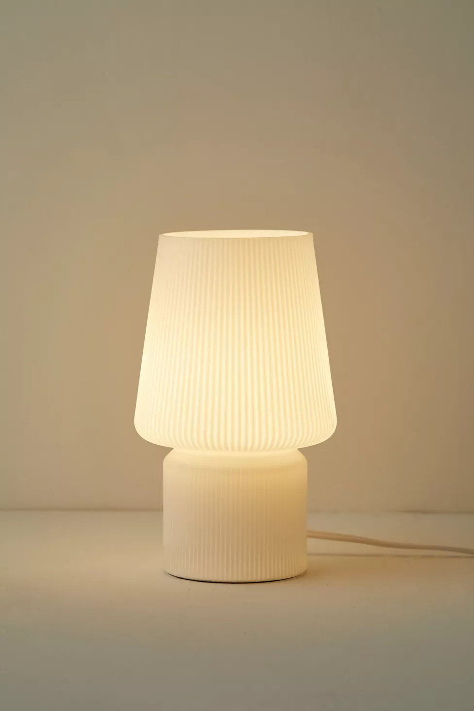 Best Bedside Lamps Top 5 Stylish and Functional Bedside Lights for Your Bedroom