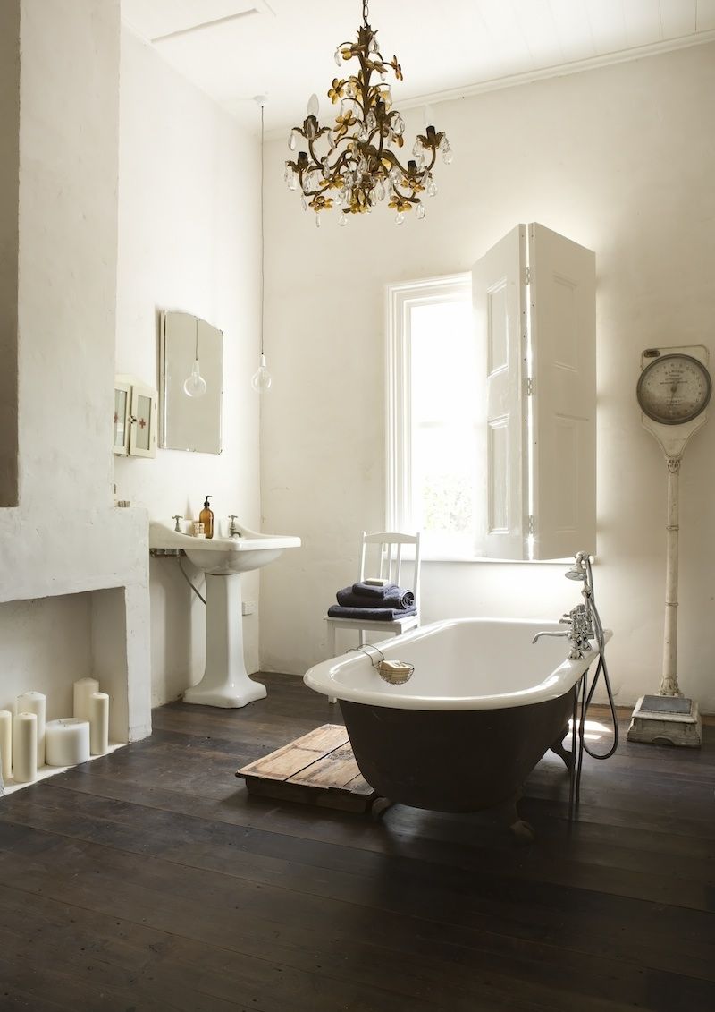 Chandeliers For Bathrooms : Stunning Chandeliers Enhance Bathrooms Beauty