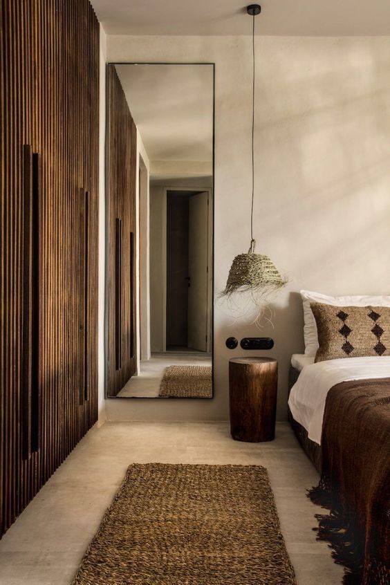 Chandeliers For The Bedroom : Elegant Chandeliers Transform Bedroom Decor With Soft Lighting