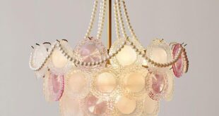 Chandeliers With Pearls