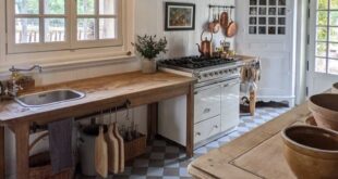 Country Kitchens