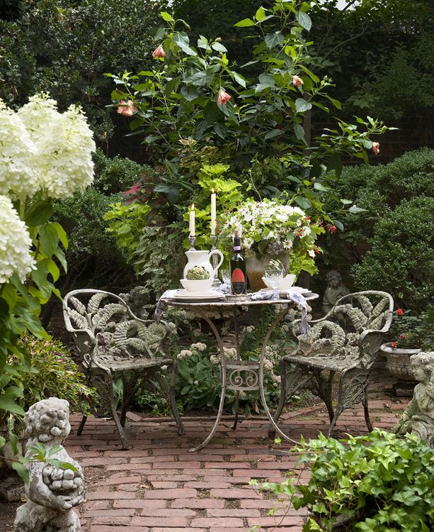 Elegant Garden Tables Stylish Outdoor Dining Furniture for Your Garden Oasis