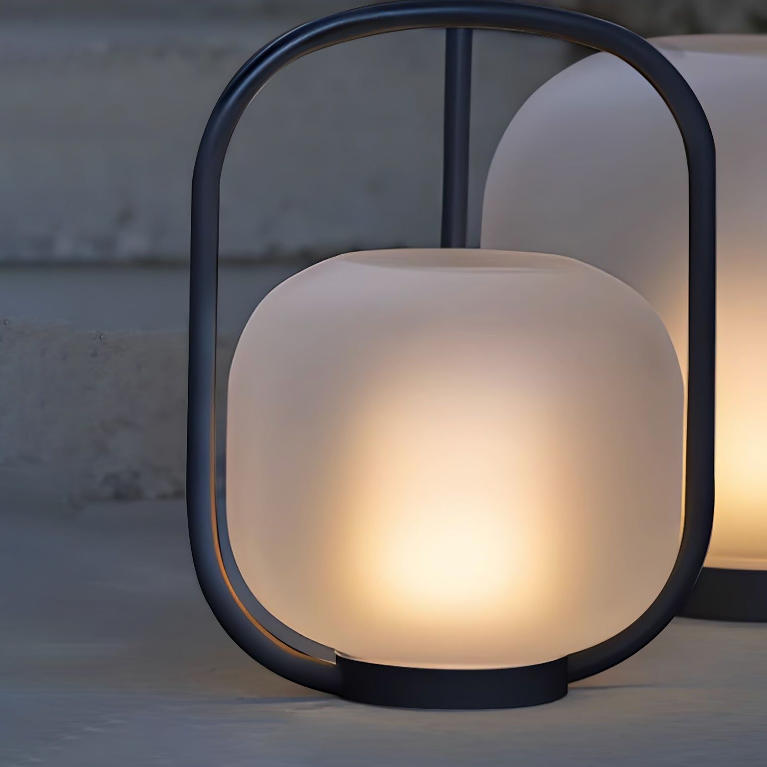 Elegant Outdoor Lamp Sophisticated Lighting Fixture for Outdoor Spaces