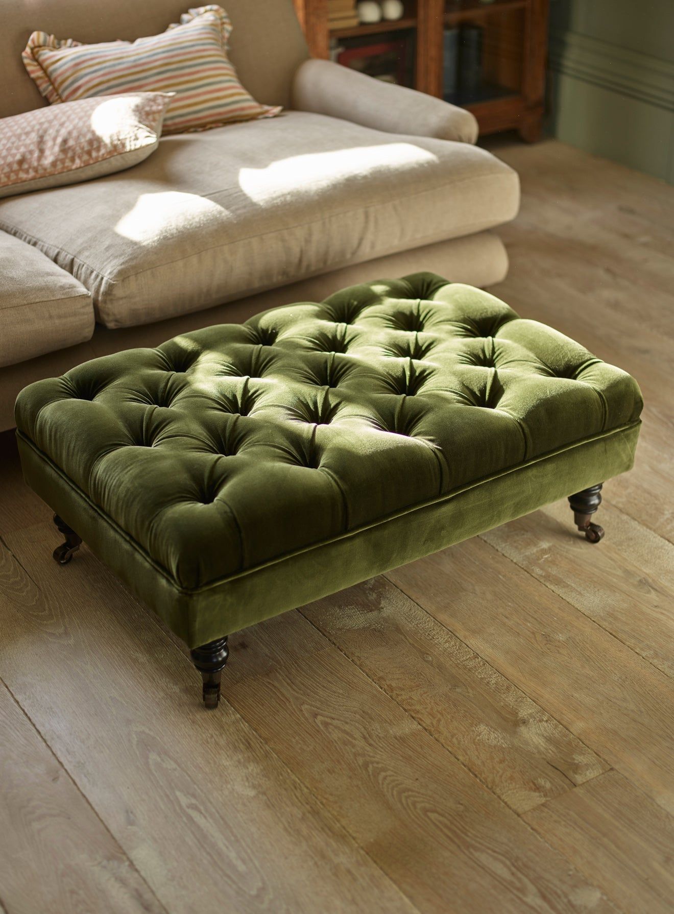 Footstools : The Ultimate Guide to Choosing the Perfect Footstools for Your Home Decor