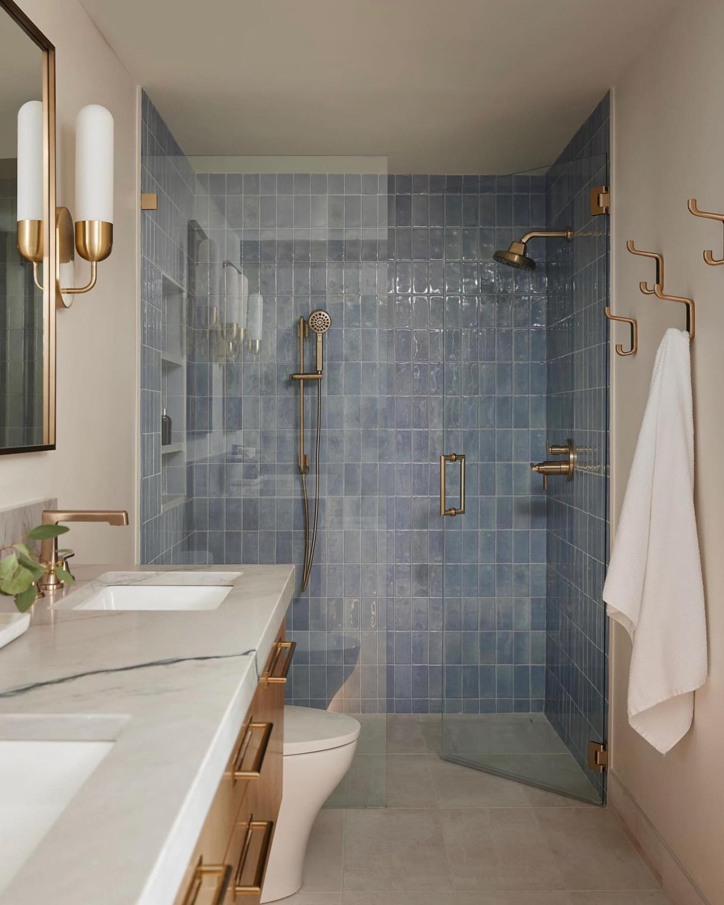 For Blue Bathroom Stylish Ways to Decorate your Bathroom in Blue Tones