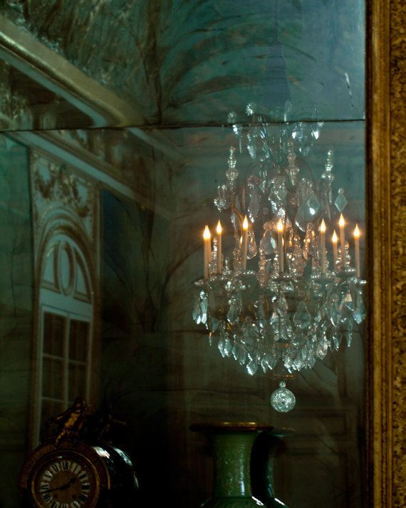 French Chandelier : Elegant French Chandelier Adds Touch of Glamour to Any Room