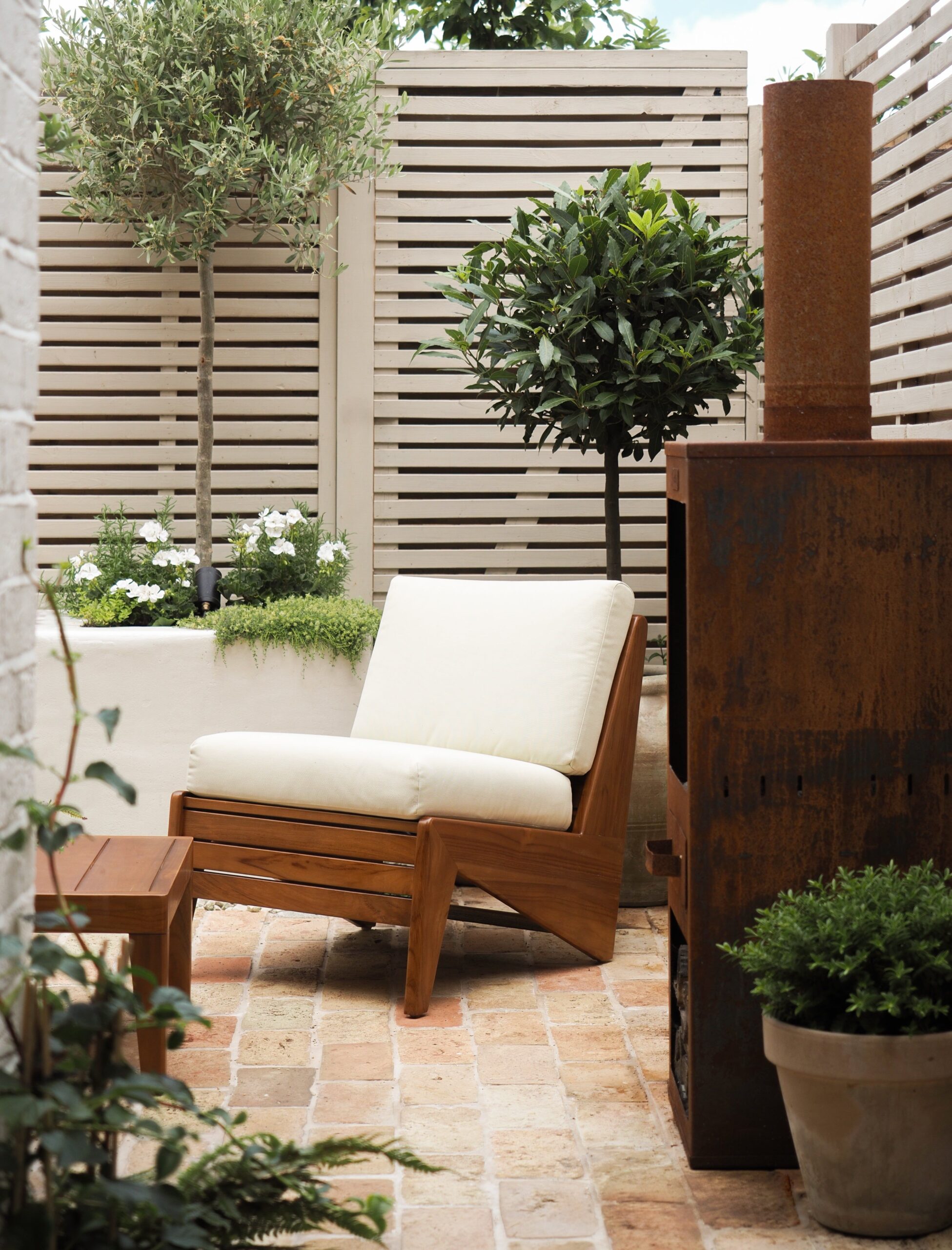 Garden Chairs Modern Stylish and Contemporary Seating Options for Outdoor Spaces