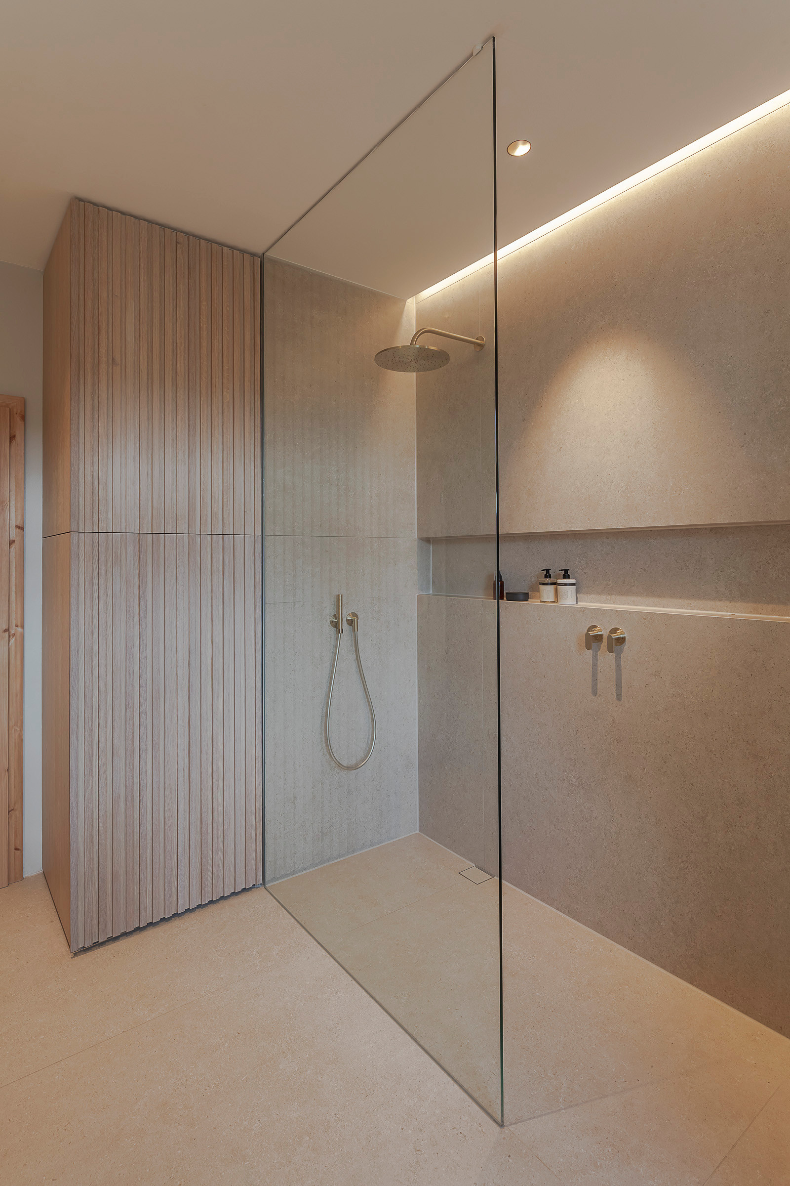 Glass Bathroom Elegant and Modern Bathroom Design with Glass Accents