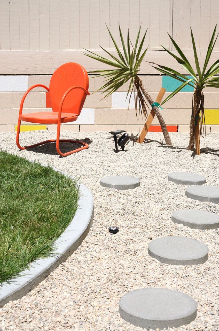 Mid Century Yard Decor Bring Retro Vibes to Your Outdoor Space with Stylish Yard Accents