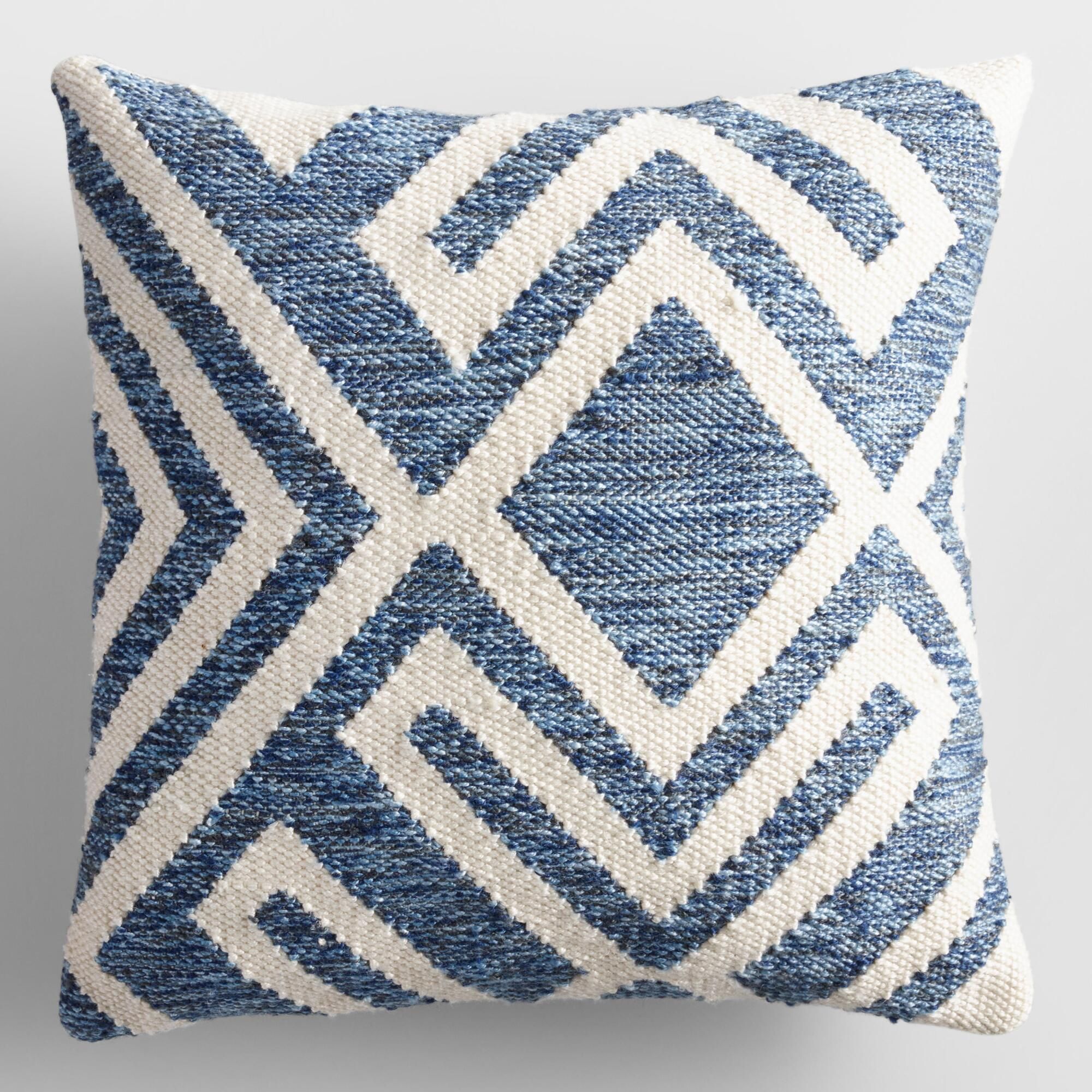 Outdoor Pillows : Transform Your Outdoor Space with Stylish and Comfortable Pillows