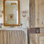 Rustic Small Bathroom Wood Decor