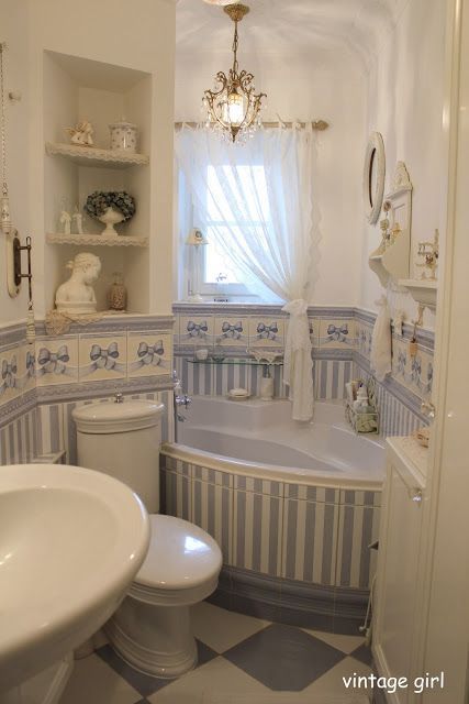 Shabby Chic Bathroom Decor : Transform your bathroom into a charming oasis with shabby chic decor