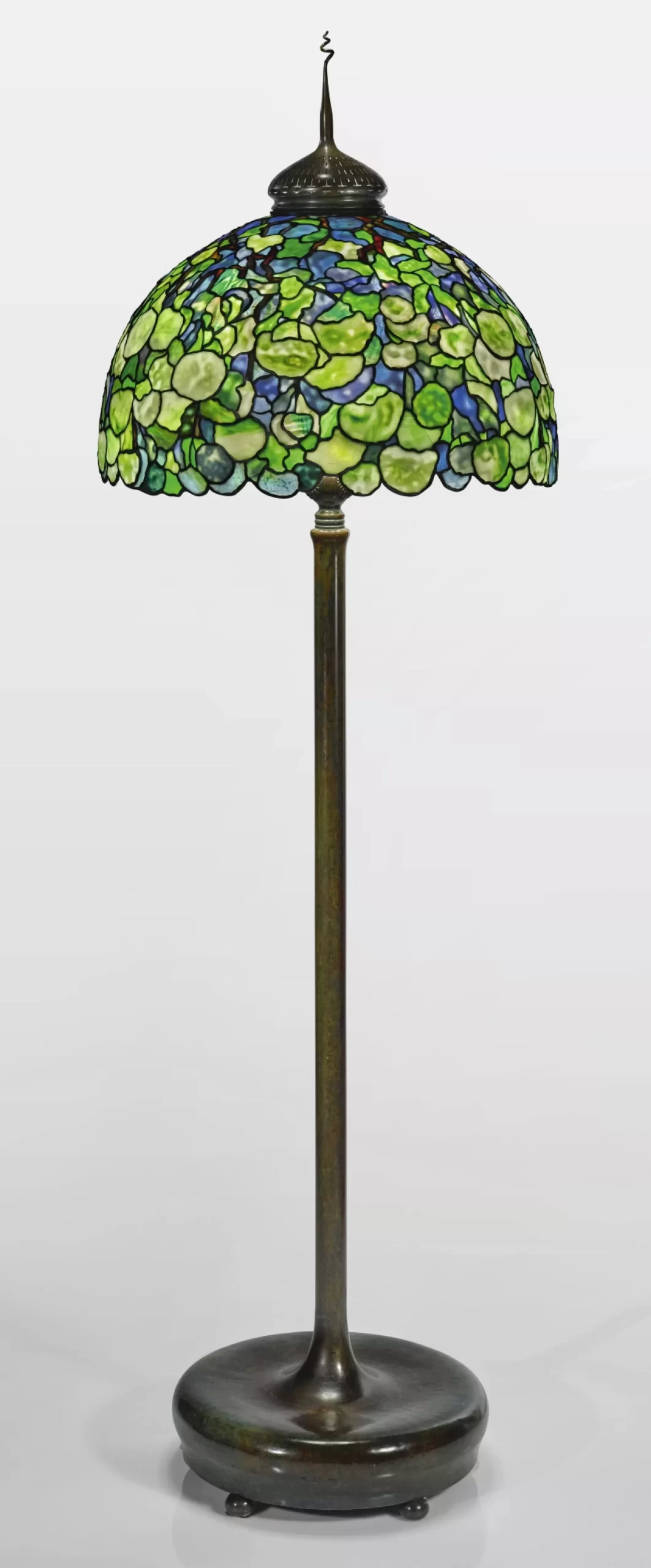 Tiffany Floor Lamp Elegant Lighting Option for Any Room