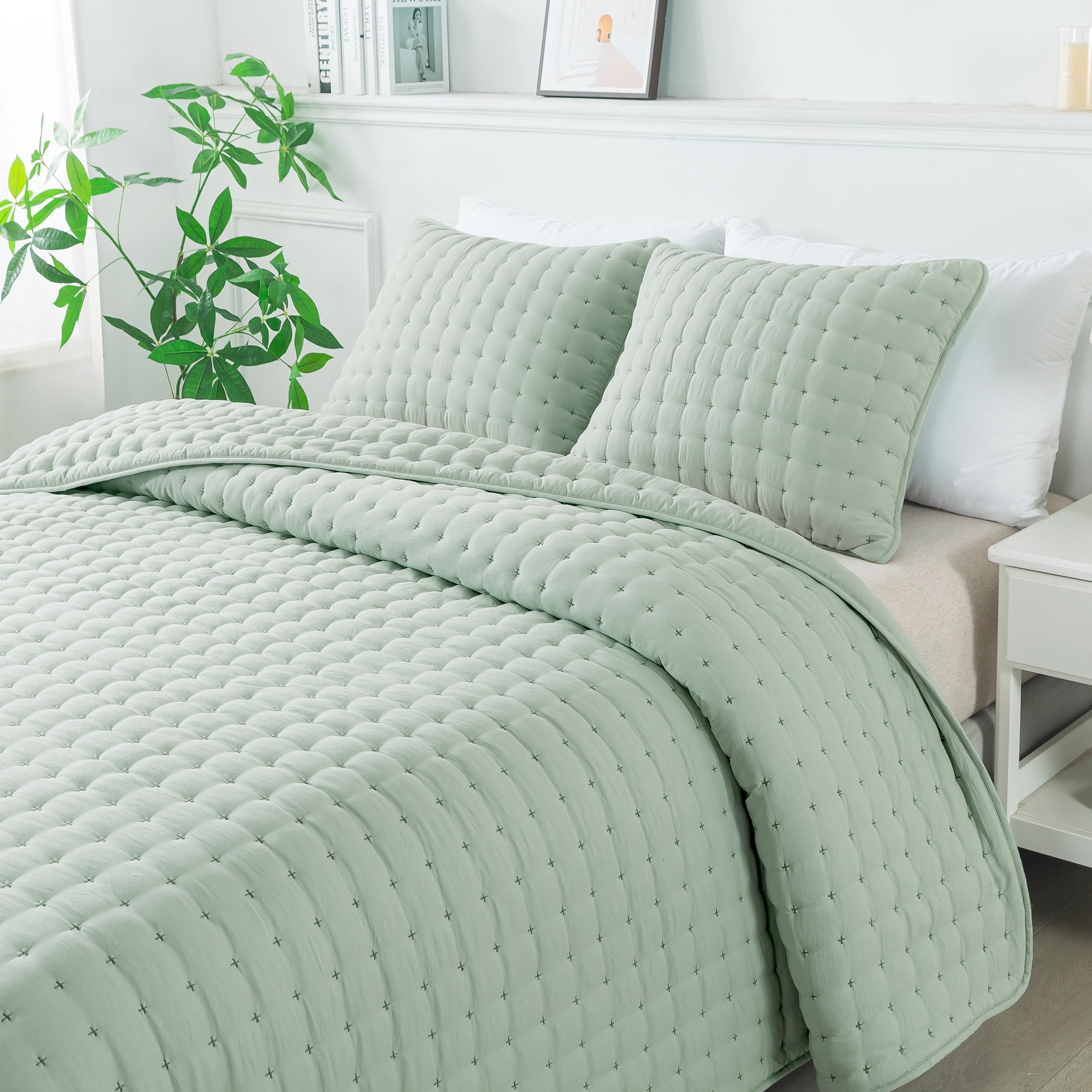 Use King Size Bedspread “The Benefits of Opting for a King Size Bedspread for a Cozy Bedroom Upgrade”