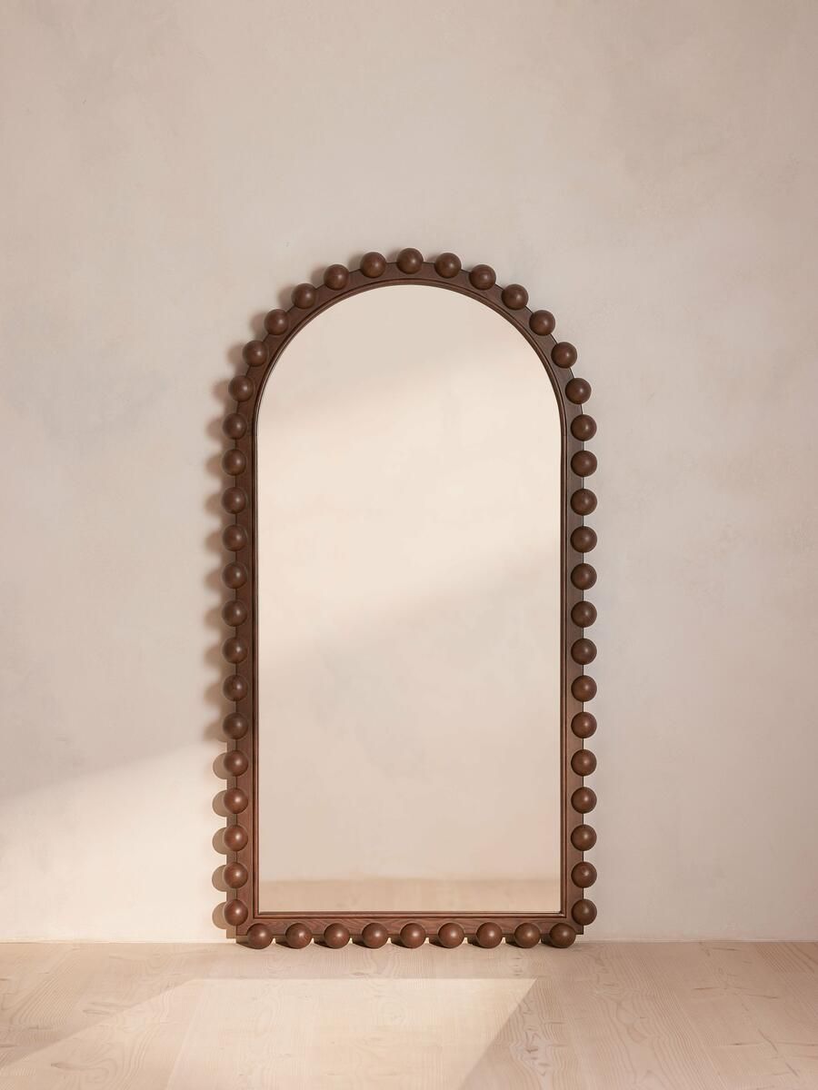 Wall Mirror Expert Tips for Choosing the Perfect Decorative Accent for Your Home