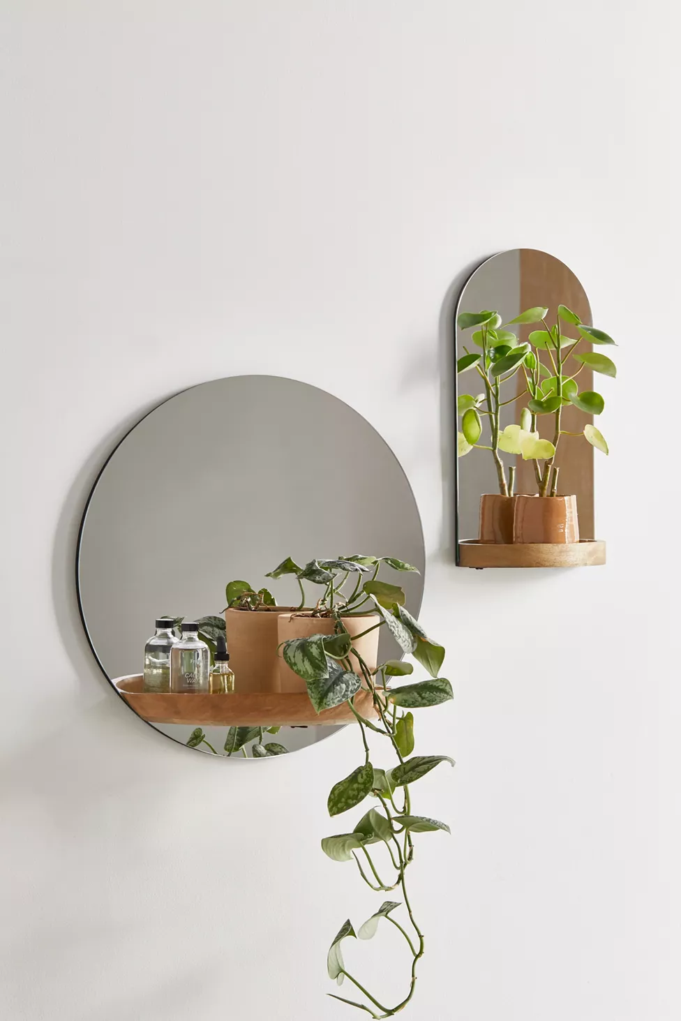 Wall Mirror : The Importance of Properly Hanging a Wall Mirror