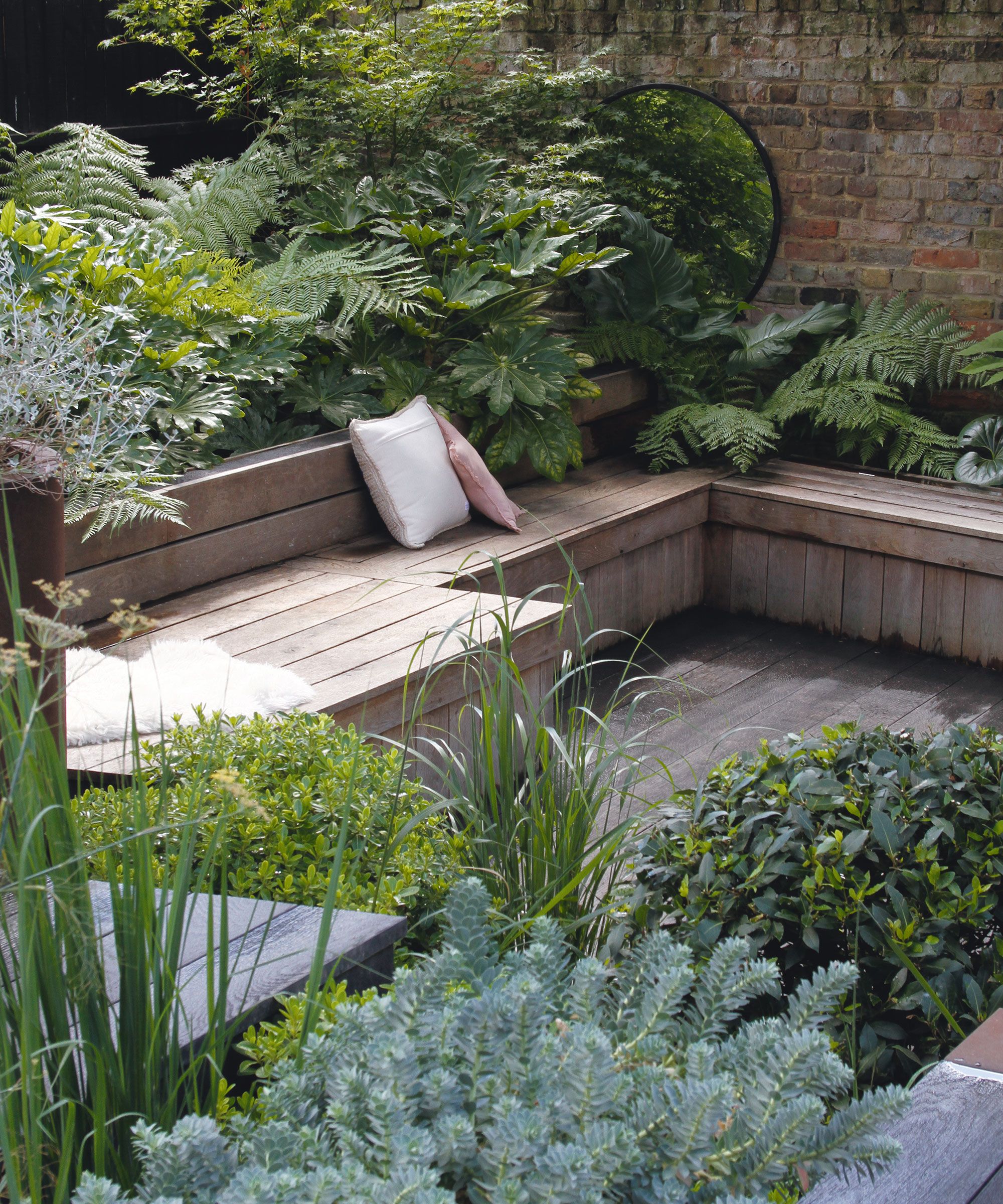 10 Creative Small Garden Ideas to Make the Most of Your Outdoor Space