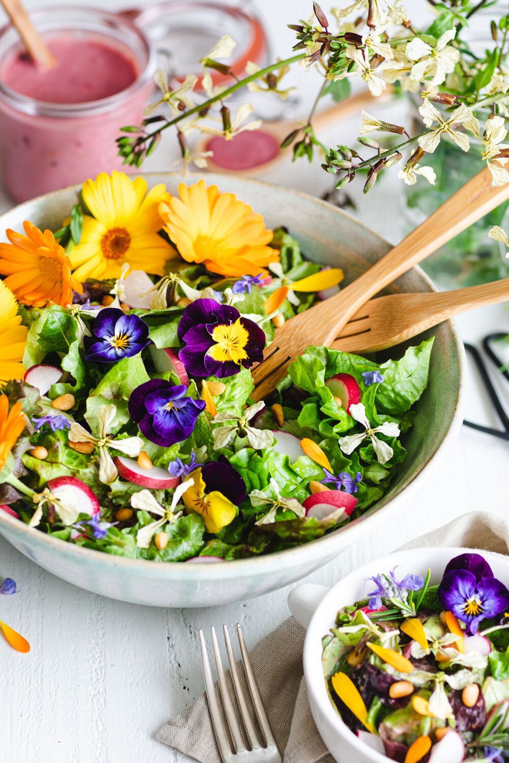 Edible Flowers Unleashing the Culinary Potential of Blossoms in Your Dishes