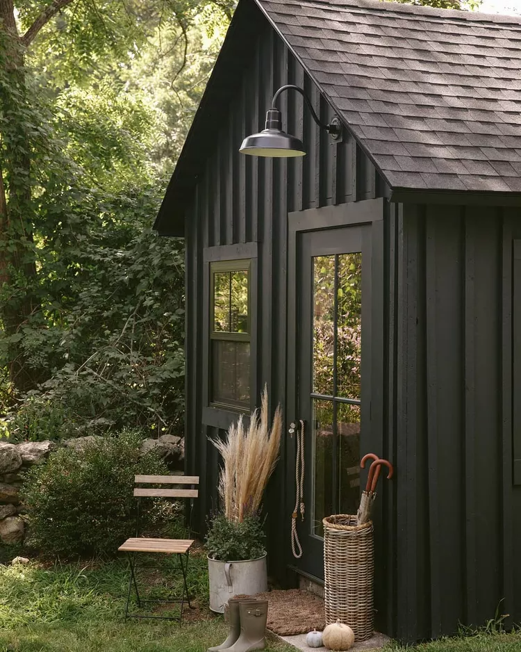 Front Door Planters Enhance Your Entryway with Beautiful and Functional Plant Displays