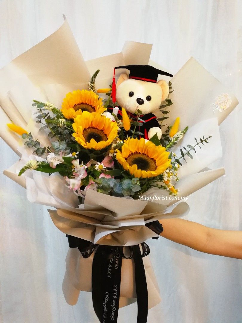 Graduation Flowers Bouquet A Perfect Gift for Your Graduating Loved One