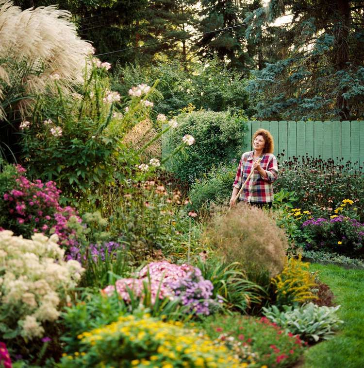 Simple Backyard Landscaping Fence