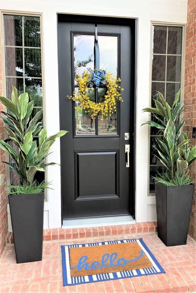 Tall Planters Front Door – The Perfect Way to Welcome Guests