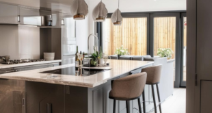 Kitchen design with bar seating: The perfect blend of style and practicality